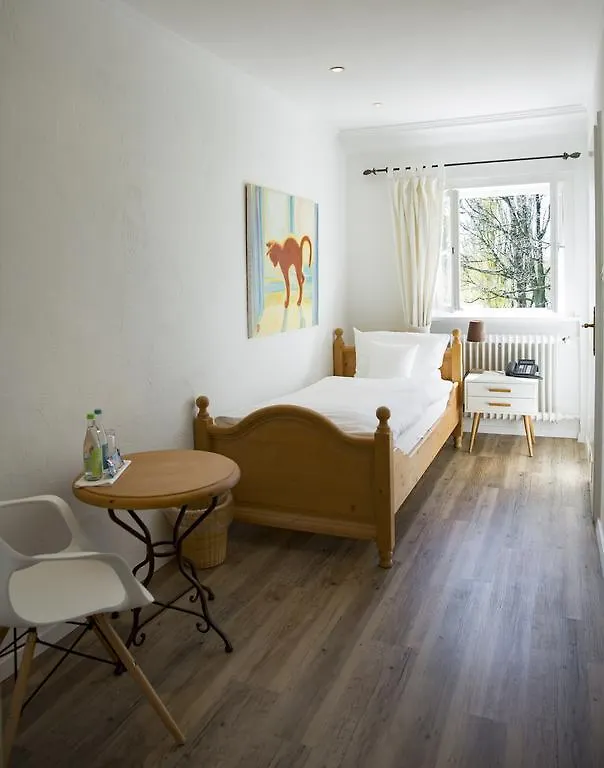 Landhaus am See Garbsen 4*,